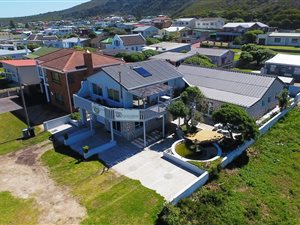 6 Bed, Bed and Breakfast in Agulhas