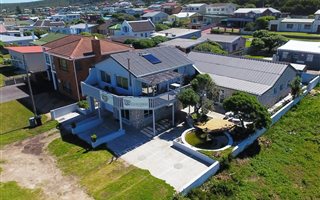 6 Bed, Bed and Breakfast in Agulhas