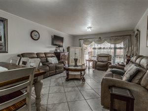 3 Bed Apartment in Ravenswood