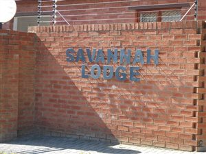 Bachelor apartment in Roodepoort Central