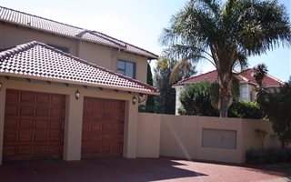 4 Bedroom House in Honeydew Ridge