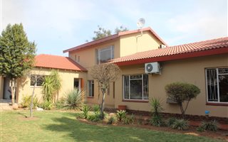 2 Bedroom House in Ifafi