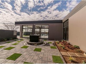 2 Bed Apartment in Randburg Central