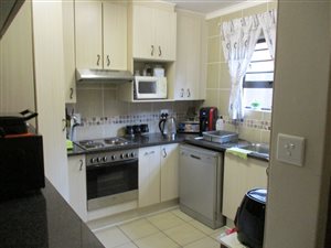 2 Bed Apartment in Universitas