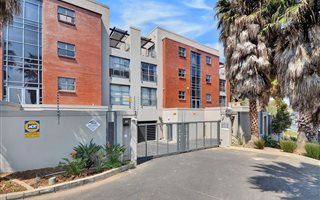 3 Bedroom Apartment in Hyde Park