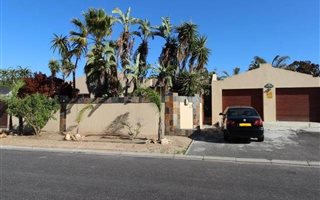 5 Bedroom House in Tableview