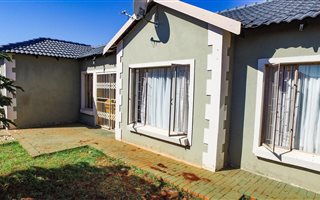 3 Bedroom House in Clarina