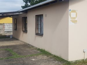 3 Bed House in Aquadene