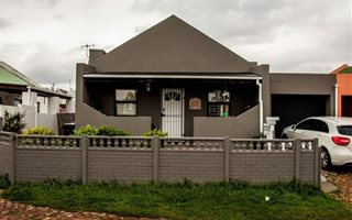 3 Bedroom House in Anchorage Park