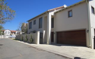5 Bedroom House in Broadacres