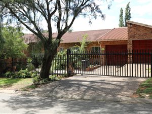 3 Bed House in Bergbron