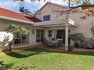 3 Bed Townhouse in Bryanston West