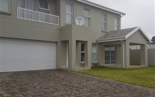 3 Bedroom Townhouse in Blue Hills