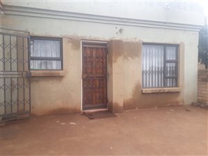 4 Bed House in Moleleki