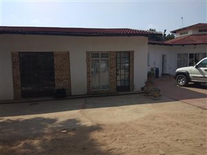 450 m² Commercial space in Laezonia