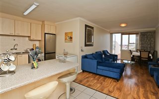 2 Bedroom Apartment in Wynberg