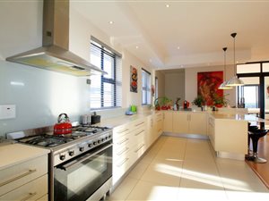 3 Bedroom House in Dennegeur