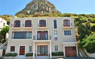 4 Bedroom House in Kalk Bay
