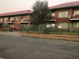2 Bed Apartment in Driehoek