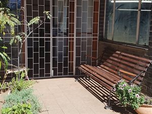 1 Bed Garden Cottage in Hattingspruit