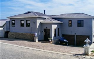 3 Bedroom House in Reebok