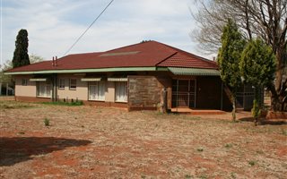 2.6 ha Farm in Carletonville