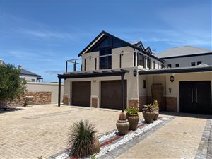 5 Bed House in Atlantic Beach Golf Estate