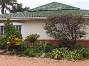 3 Bed Simplex in Mt Edgecombe Estate 1 & 2