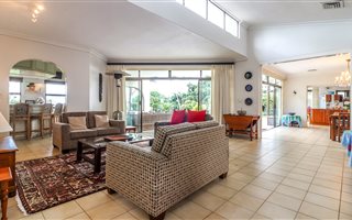5 Bedroom House in Woodside