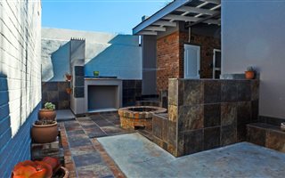2 Bedroom House in Brixton