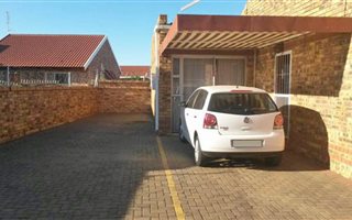 3 Bedroom Simplex in Hospitaalpark
