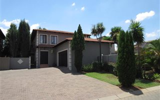 3 Bedroom Cluster in Country View