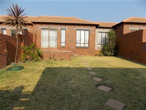 2 Bed Townhouse in Mooikloof Ridge