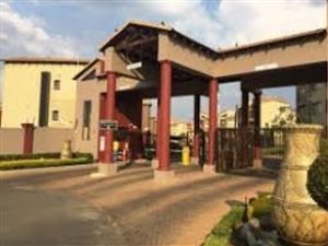2 Bed Townhouse in Honeydew
