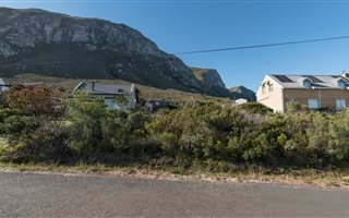 746 m² Land available in Bettys Bay