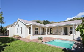 4 Bedroom House in Silvertree Estate