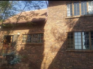 3 Bed Duplex in Meyerspark