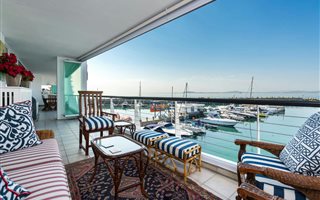 3 Bedroom Apartment in Mouille Point