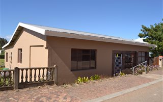 3 Bedroom House in Albertinia