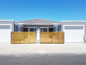 3 Bed House in Lotus River