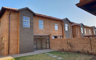 3 Bedroom Townhouse in Tijger Valley and surrounds