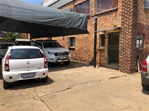 900 m² Industrial space in Waltloo