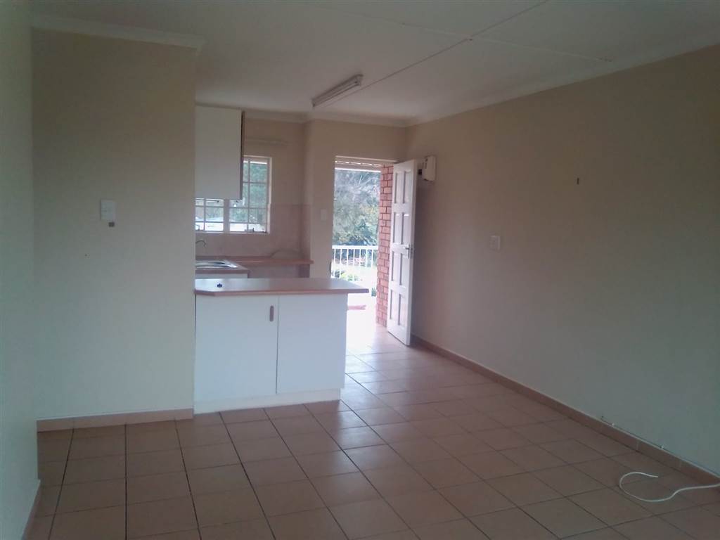 2 Bedroom Apartment in Prestbury photo number 5