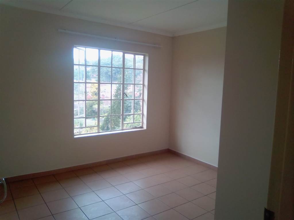 2 Bedroom Apartment in Prestbury photo number 11