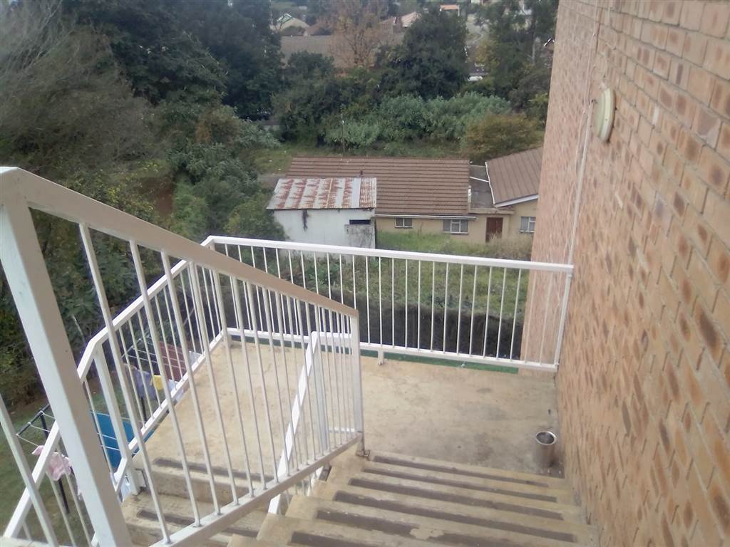 2 Bedroom Apartment in Prestbury photo number 18