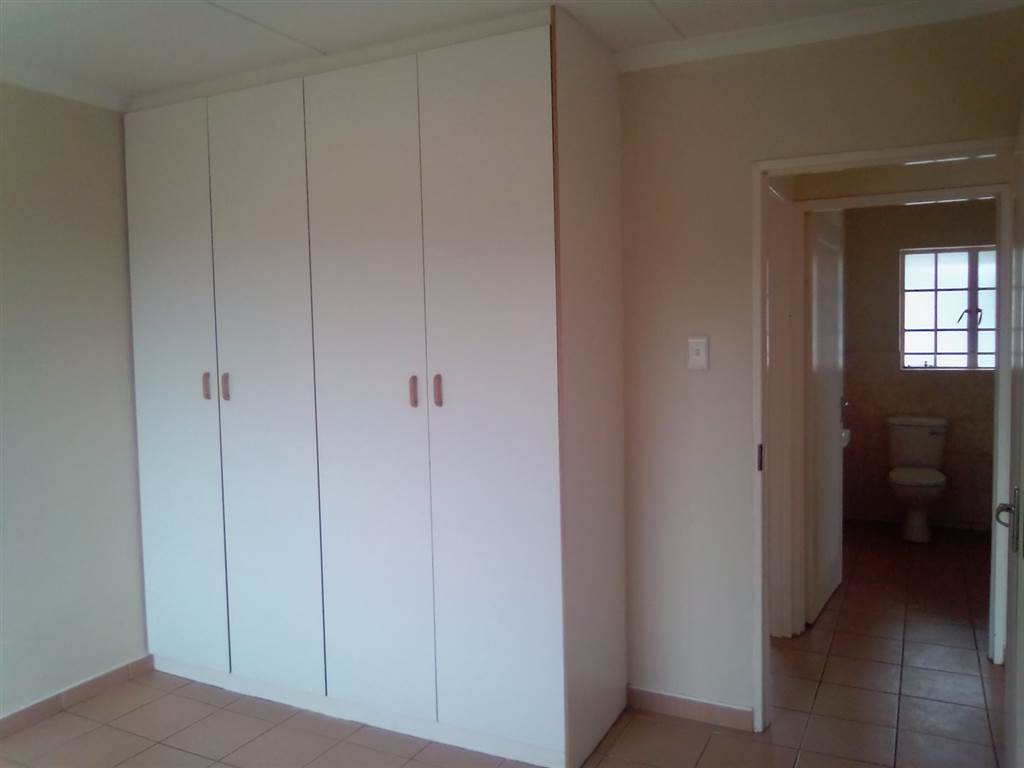 2 Bedroom Apartment in Prestbury photo number 10