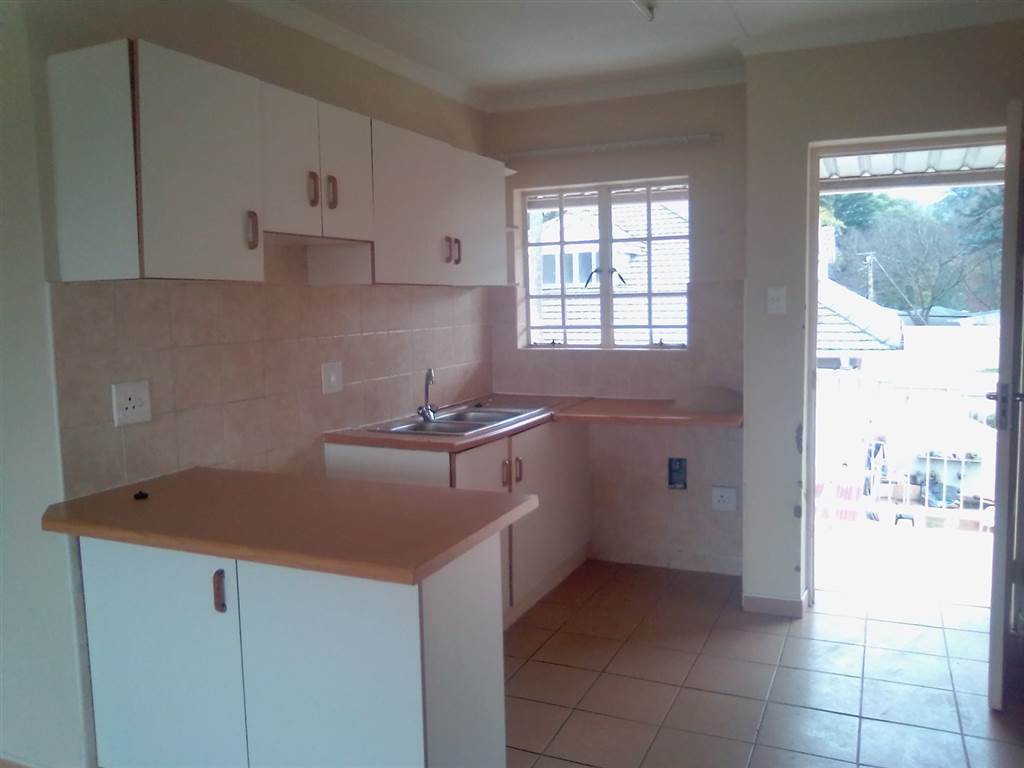 2 Bedroom Apartment in Prestbury photo number 3