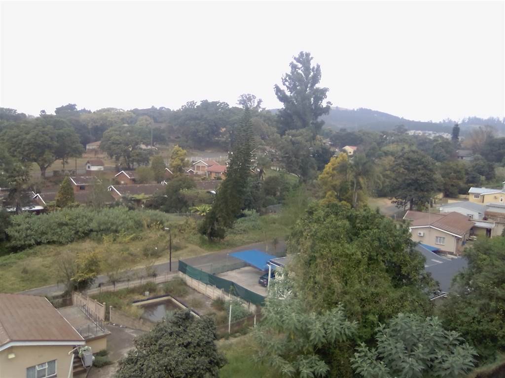 2 Bedroom Apartment in Prestbury photo number 6