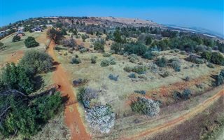 7.6 ha Land available in Honingklip AH