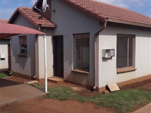 2 Bed Townhouse in Clayville